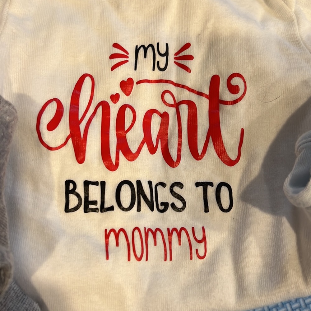 I love mommy shirts!